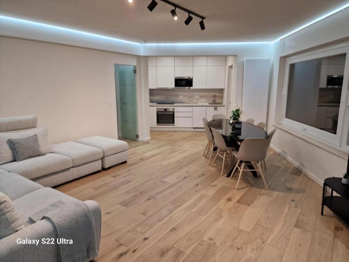 Luxury Renovated 3 Rooms Apartment Oostende Bagian luar foto