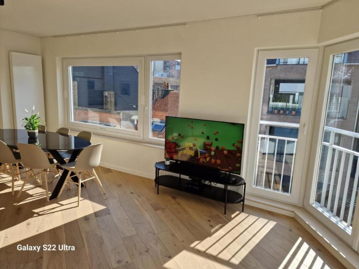 Luxury Renovated 3 Rooms Apartment Oostende Bagian luar foto